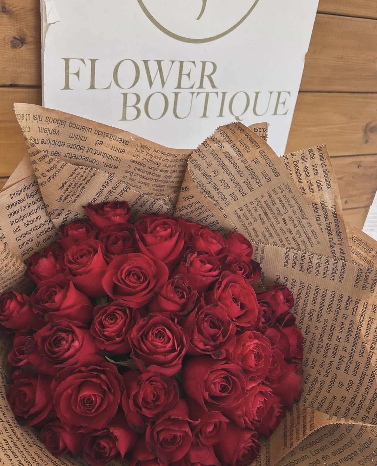 זר ורדים אדומים  — FLOWER BOUTIQE, זרי פרחים באשדוד