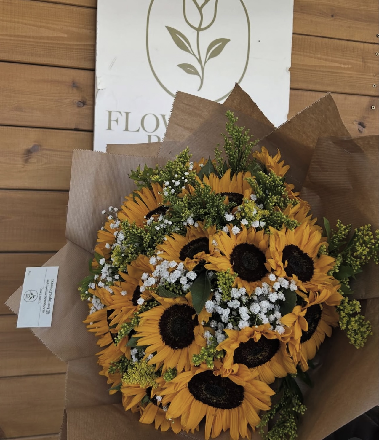 זר חמניות סולידגו וגבסנית  — FLOWER BOUTIQE, זרי פרחים באשדוד