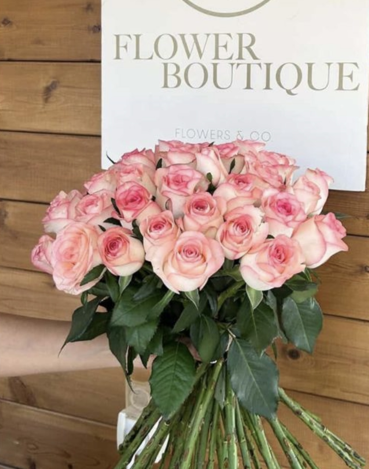 זר ורדי גמליה ורודים  — FLOWER BOUTIQE, זרי פרחים באשדוד