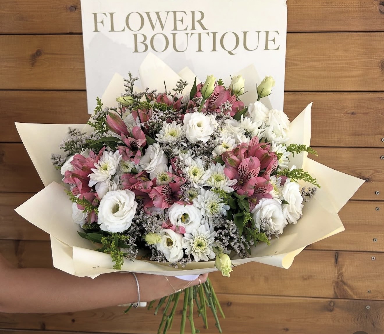 זר אושר — FLOWER BOUTIQE, זרי פרחים באשדוד